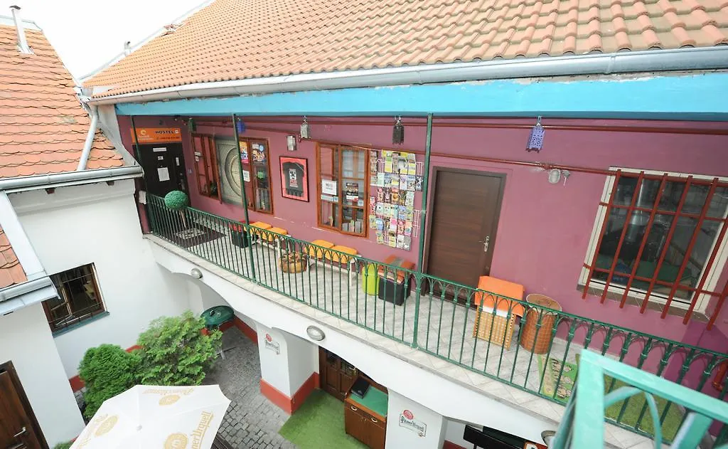 פראג Backpacker Hostel 0*,  צ'כיה